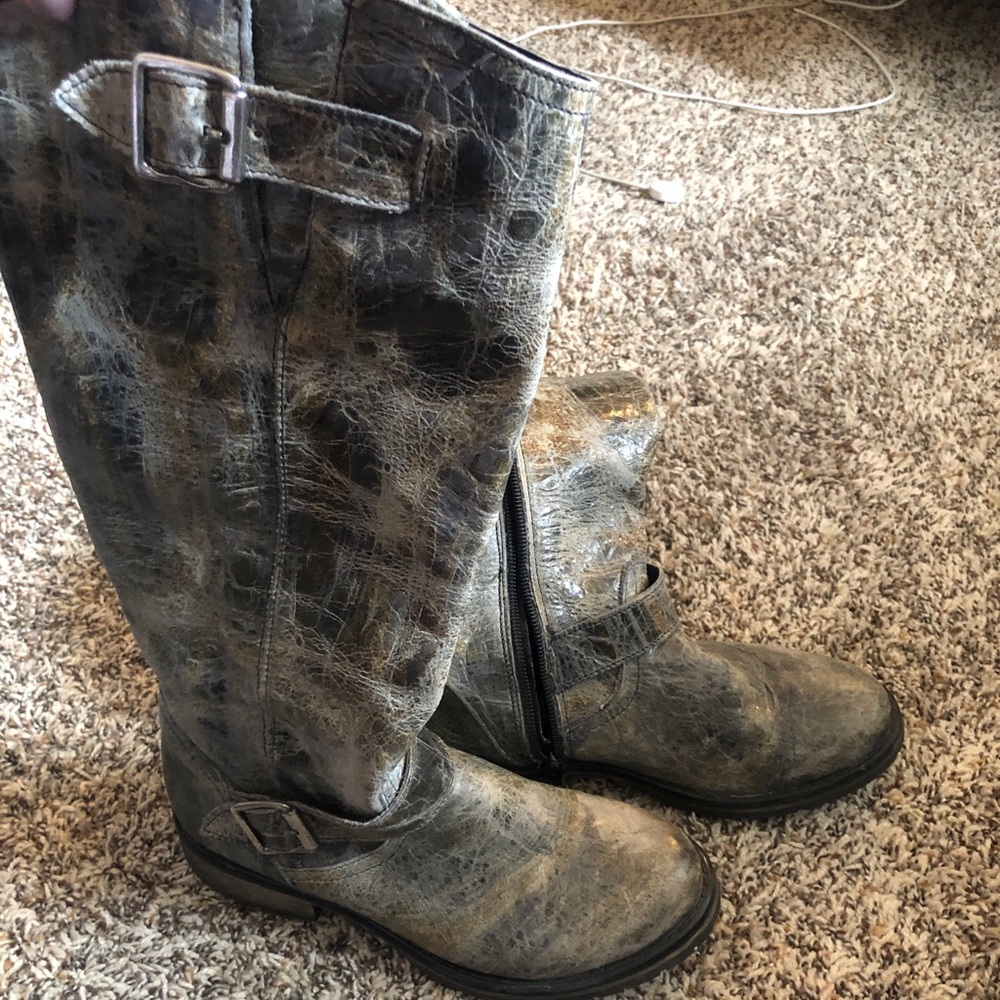Steve Madden mid height boots